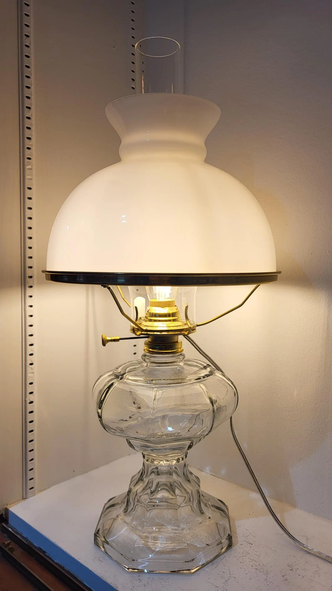 Clear Walling Lamp Complete with Electric Burner and Chimney and Shade (67516) - Image 4