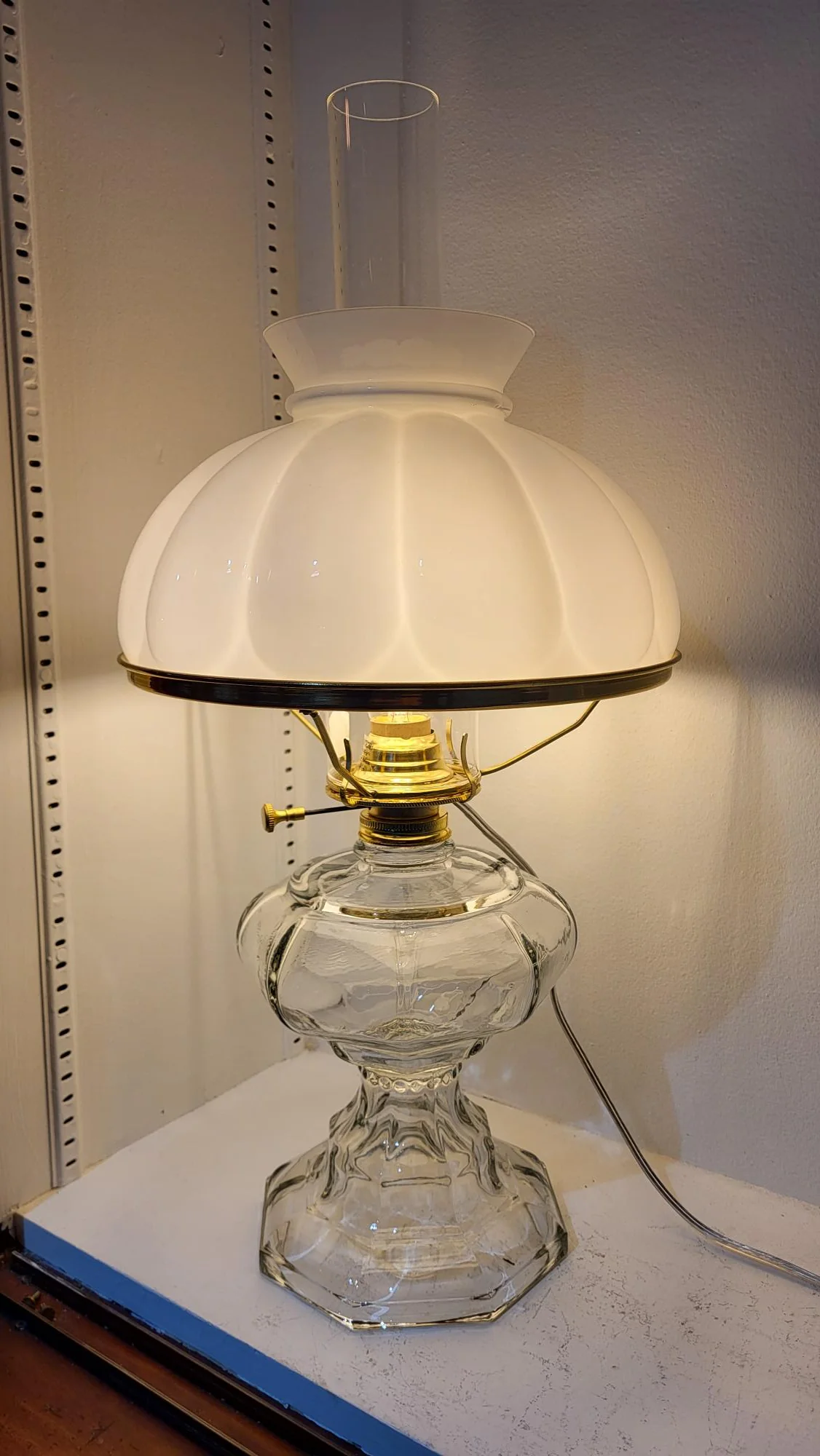 Clear Walling Lamp Complete with Electric Burner and Chimney and Shade (67516) - Image 5