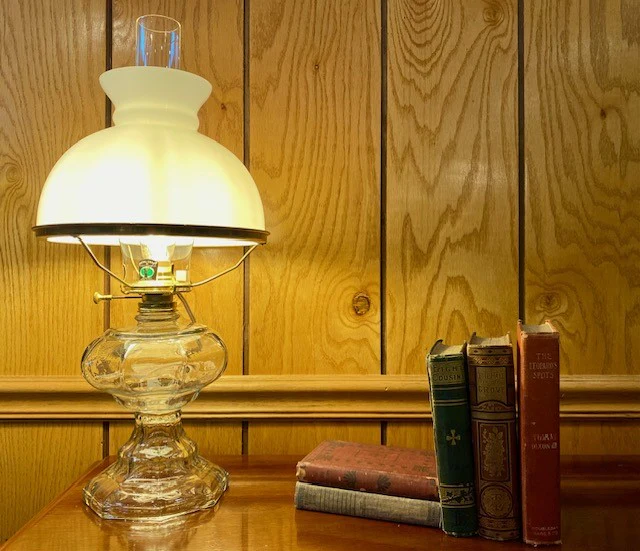 Clear Walling Lamp Complete with Electric Burner and Chimney and Shade (67516) - Image 9