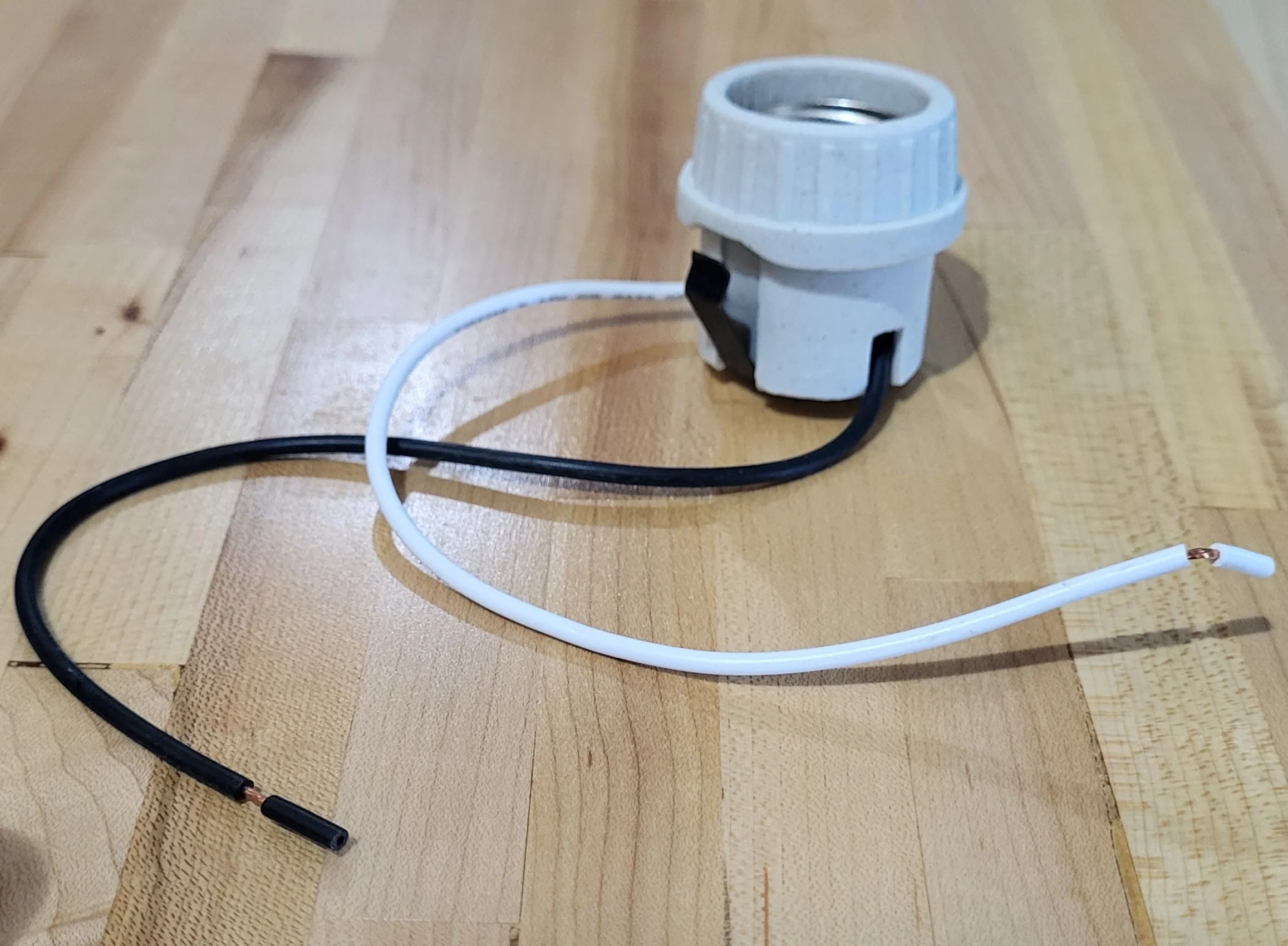 Medium base, U-Clip Snap-In Porcelain Keyless Fixture Socket, 8.5" Wire Leads (48107i) - Image 2